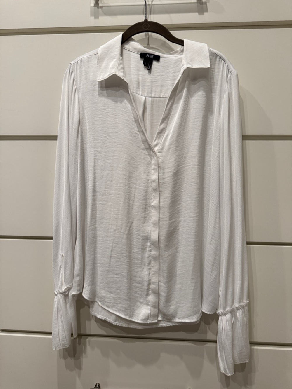 PAIGE White Collared V-Neck Long-Sleeve silky Blouse